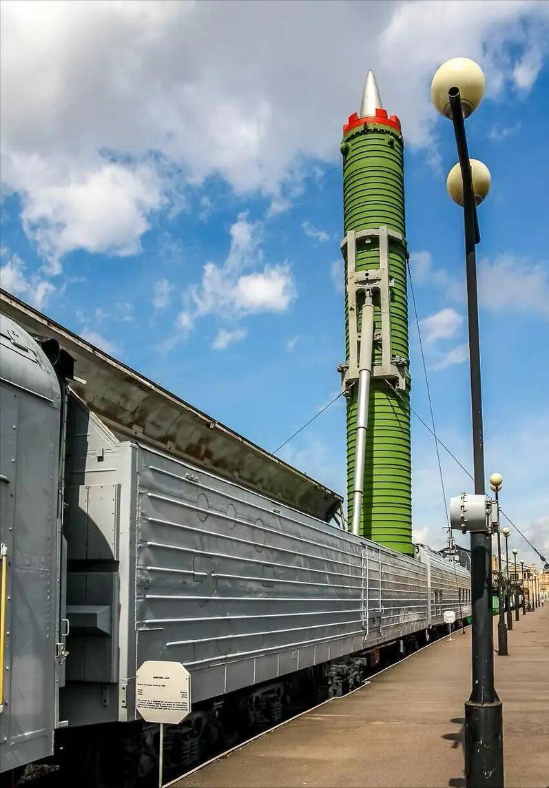 中国正试图将东风-41导弹搬上列车高铁拉着东风-41全国跑?外媒:(图16) 中国正试图将东风-41导弹搬上列车高铁拉着东风-41全国跑?外媒:(图16)