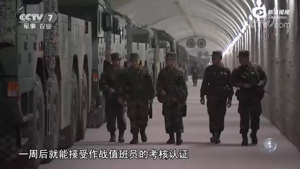 中国正试图将东风-41导弹搬上列车高铁拉着东风-41全国跑?外媒:(图19) 中国正试图将东风-41导弹搬上列车高铁拉着东风-41全国跑?外媒:(图19)