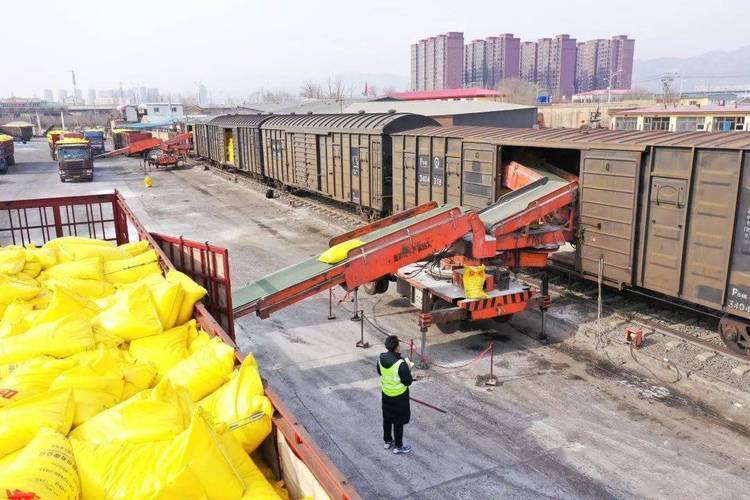 中国正试图将东风-41导弹搬上列车高铁拉着东风-41全国跑?外媒:(图21) 中国正试图将东风-41导弹搬上列车高铁拉着东风-41全国跑?外媒:(图21)