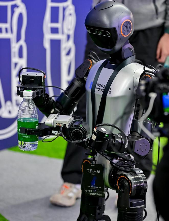 清华系具身大脑公司获近亿元融资预计2026年接入设备达十万台以上｜硬氪首发(图3)